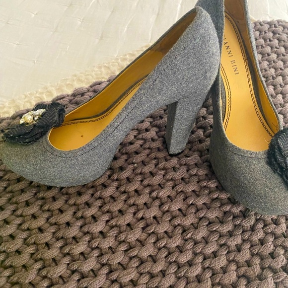 Gianni Bini Shoes - Gianni Bini Gray PlatformHeels Size 7